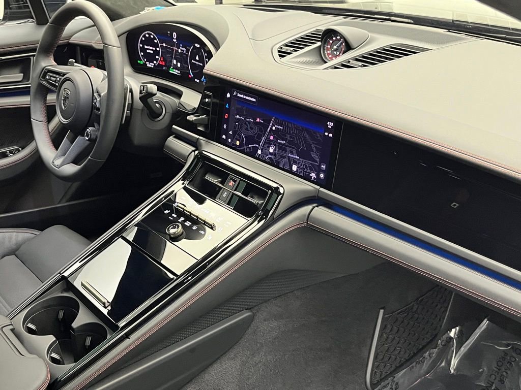 Certified 2025 Porsche Panamera Turbo image 40