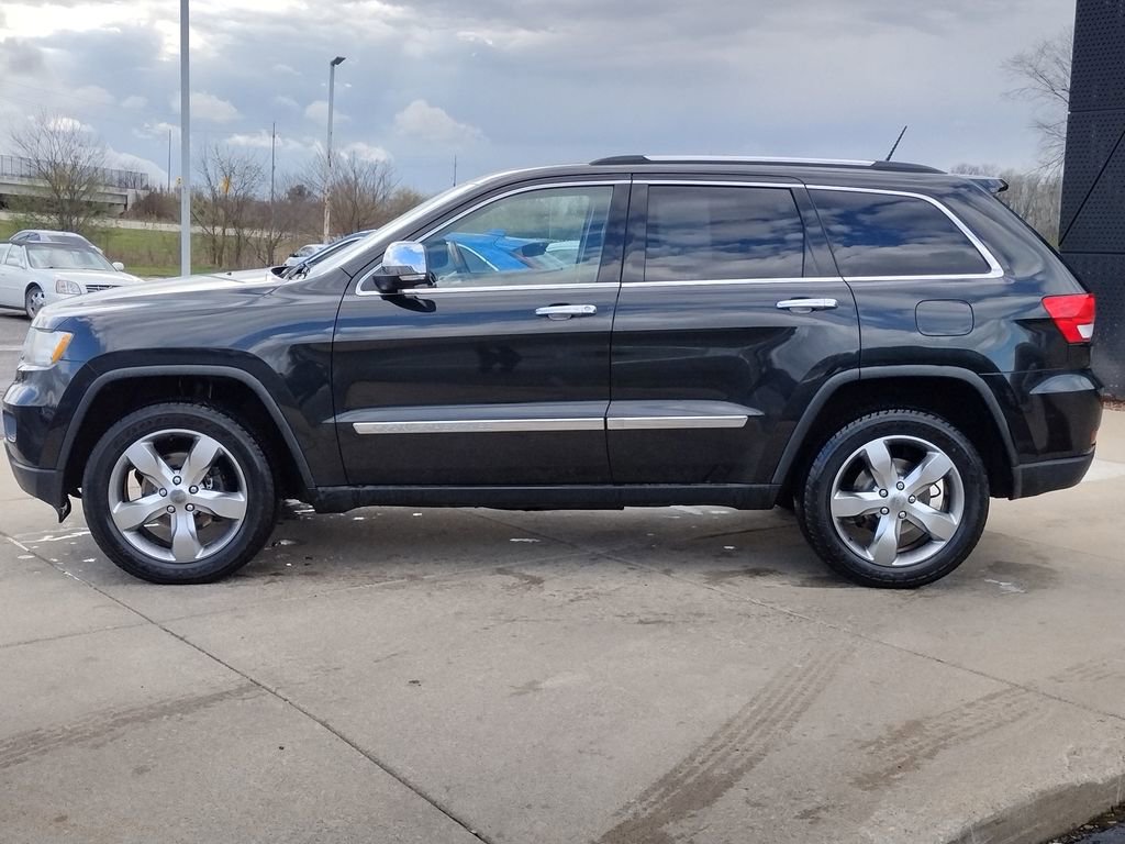 Used 2013 Jeep Grand Cherokee Overland w/ Advance Technology Group image 8