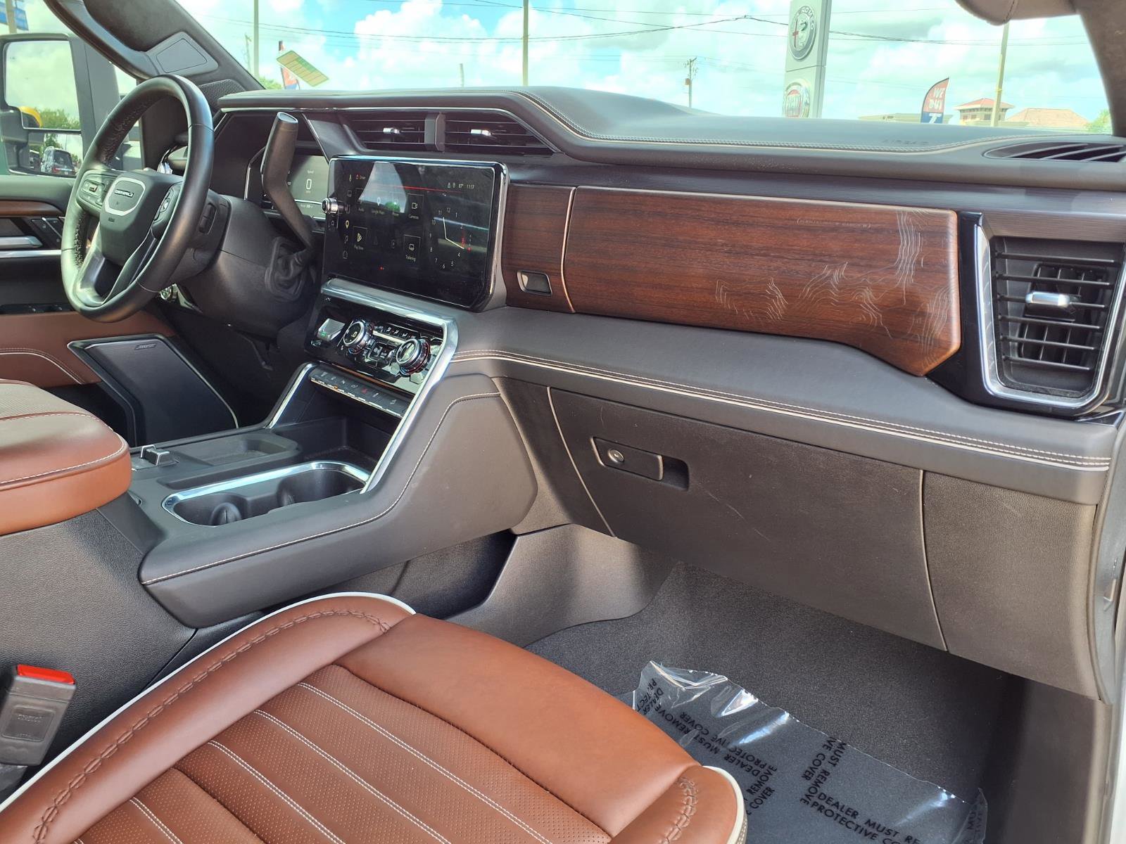 Used 2025 GMC Sierra 2500 Denali Ultimate AWD/4WD image 10