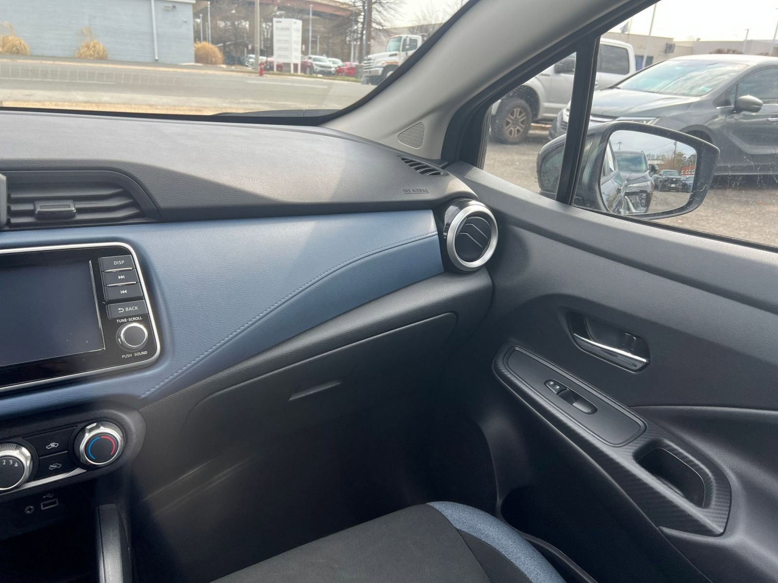 Used 2025 Nissan Versa SV w/ Trunk Package image 34