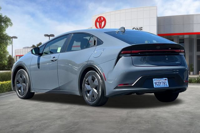 Used 2023 Toyota Prius LE FWD image 6
