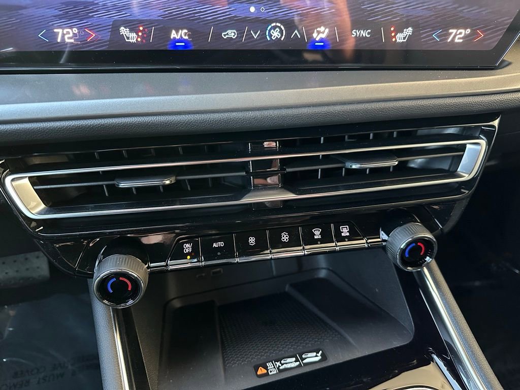 New 2026 Chevrolet Traverse LT w/ Enhanced Driving Package image 25