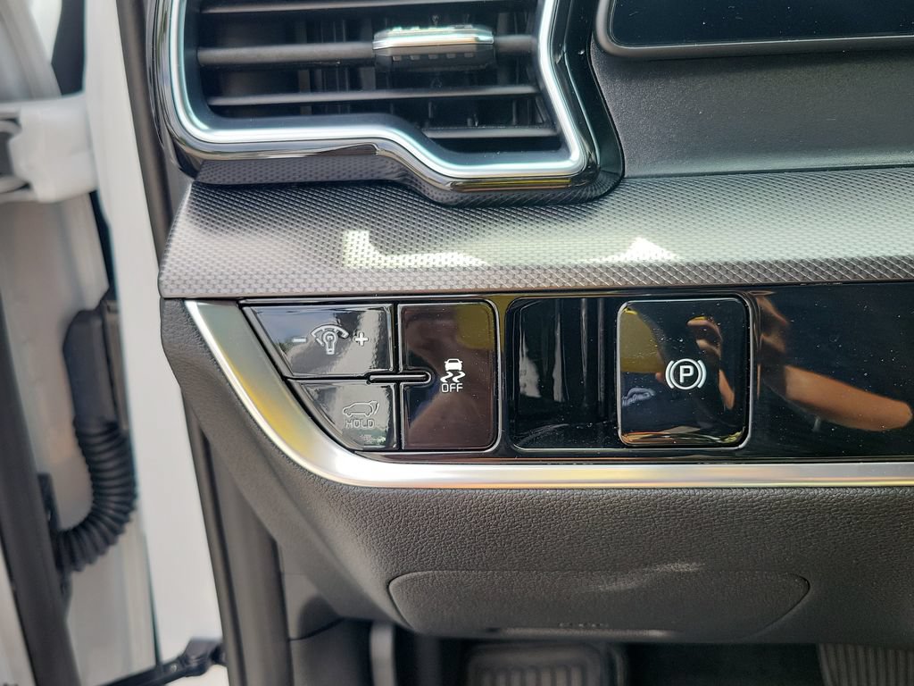 Used 2025 Kia Sportage SX FWD image 30