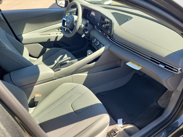 New 2026 Hyundai Elantra SE FWD image 20