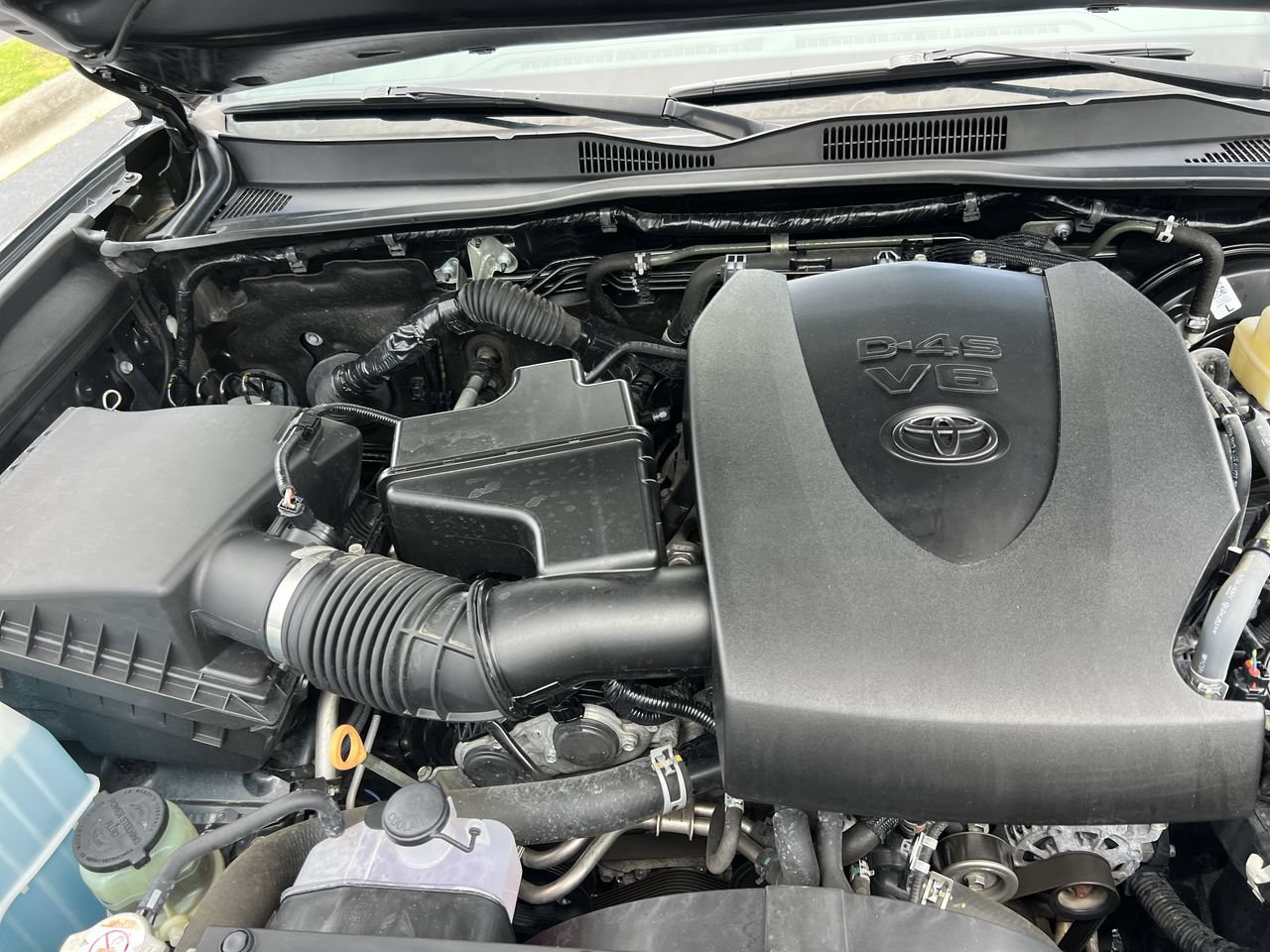 Used 2020 Toyota Tacoma TRD Sport AWD/4WD image 35