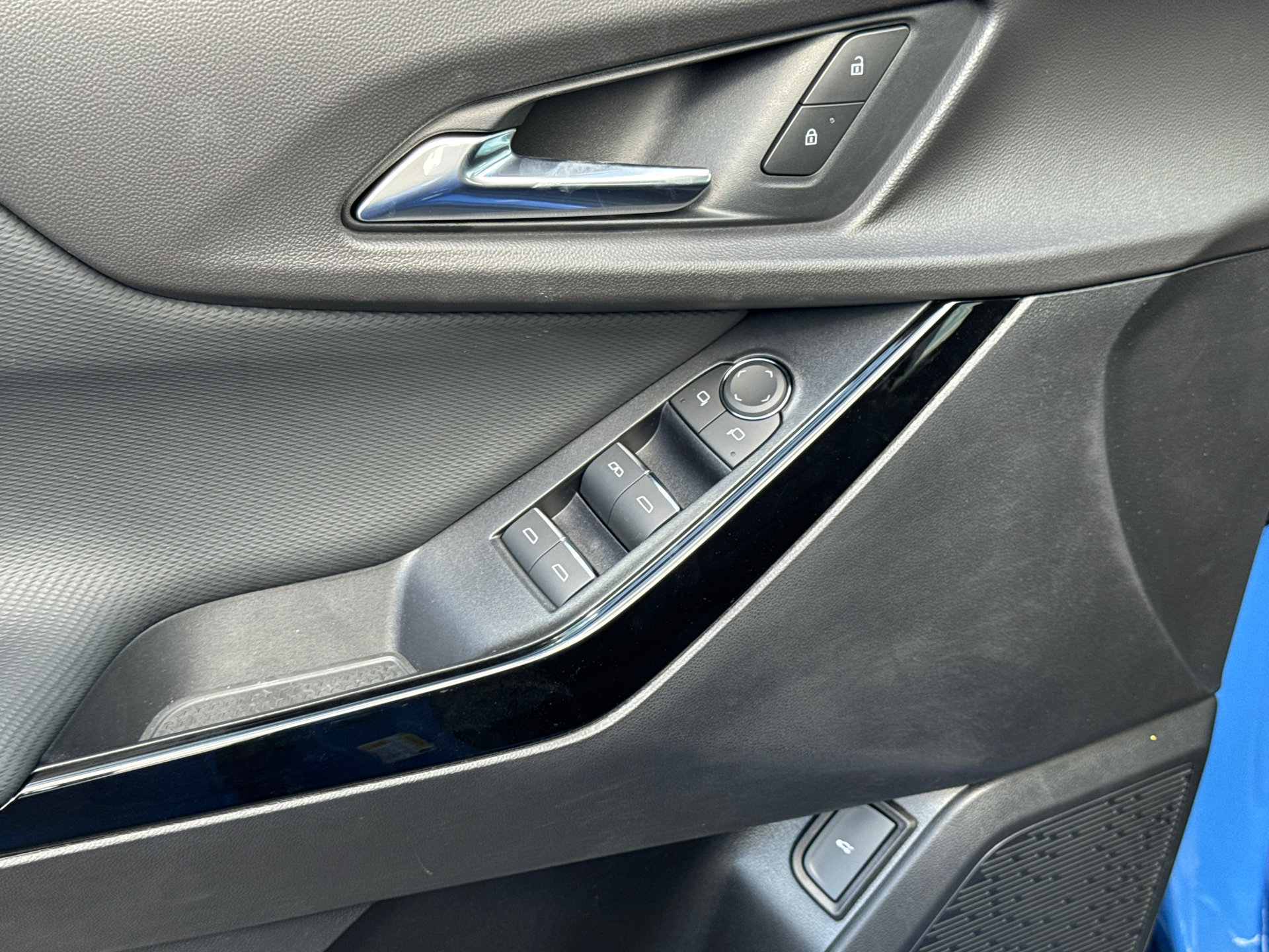 New 2027 Chevrolet Equinox RS FWD image 22