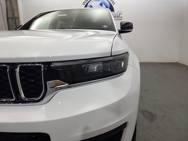 New 2025 Jeep Grand Cherokee L Limited w/ Trailer Tow Package image 40