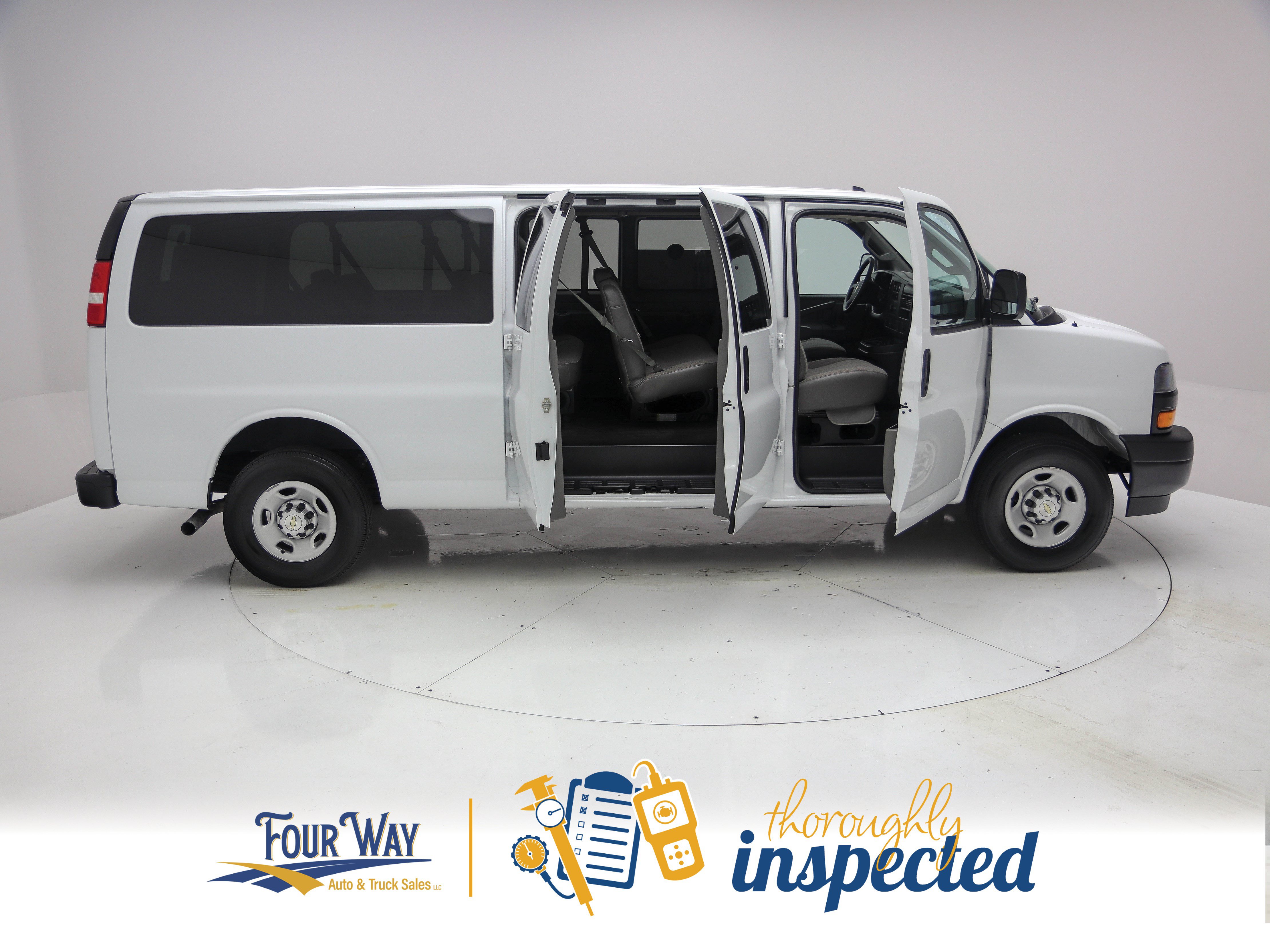 Used 2023 Chevrolet Express 3500 LS RWD image 3