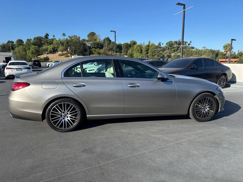 Used 2022 Mercedes-Benz C 300 Sedan image 4