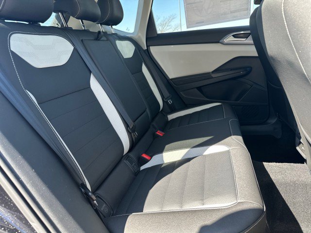 New 2025 Volkswagen Taos SEL image 27
