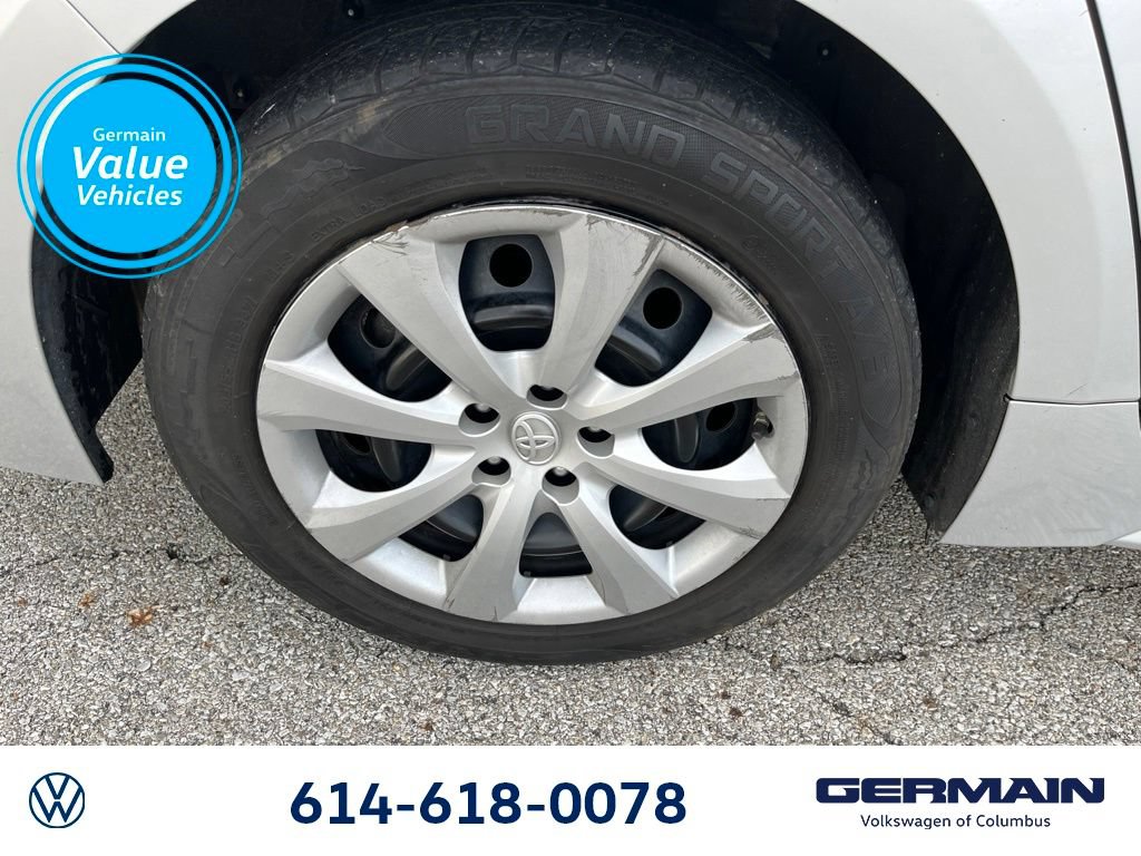 Used 2020 Toyota Corolla LE FWD image 12