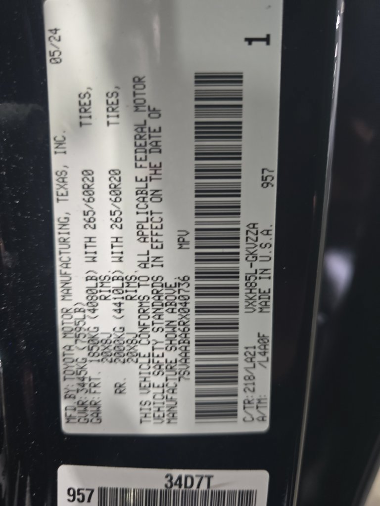 Used 2024 Toyota Sequoia Platinum AWD/4WD image 26