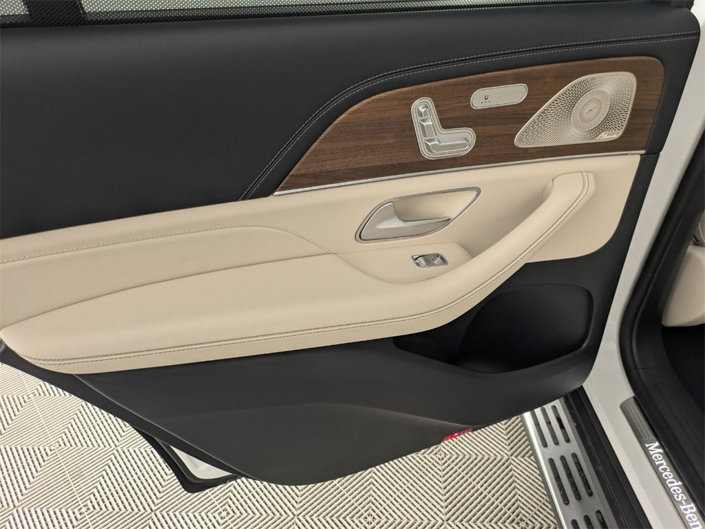 New 2026 Mercedes-Benz GLS 580 4MATIC image 15