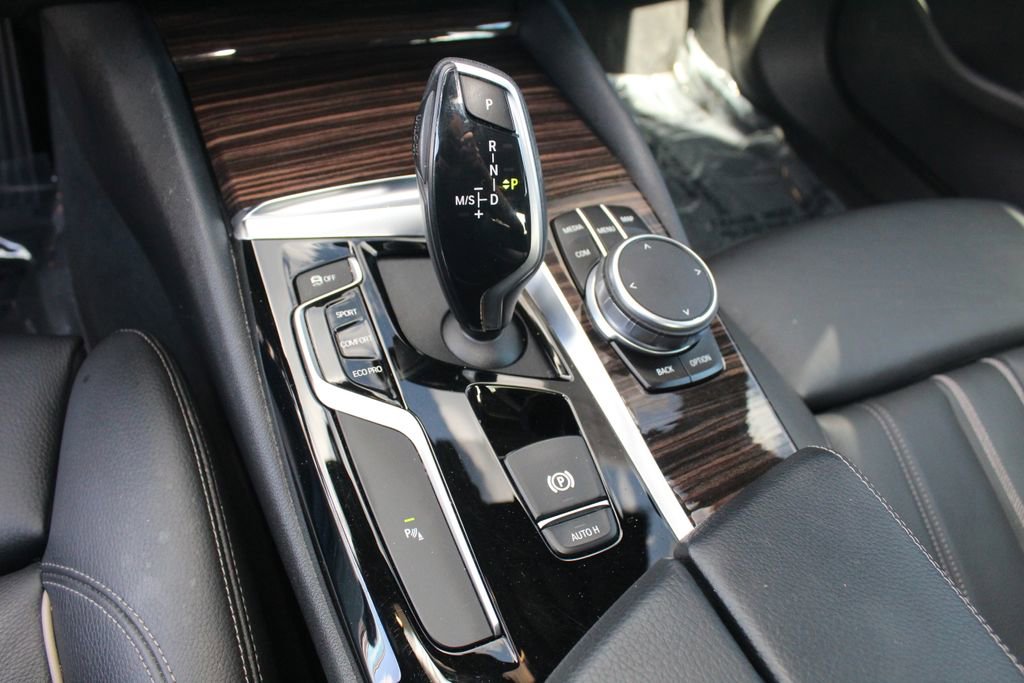 Used 2019 BMW 530i xDrive w/ Convenience Package AWD/4WD image 14