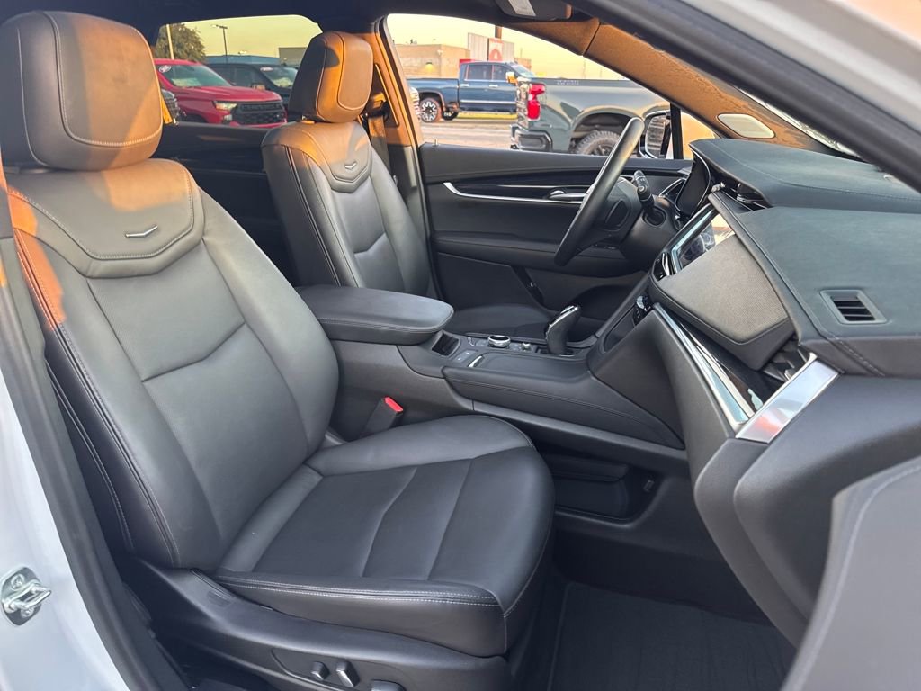 Certified 2025 Cadillac XT5 Premium Luxury image 15