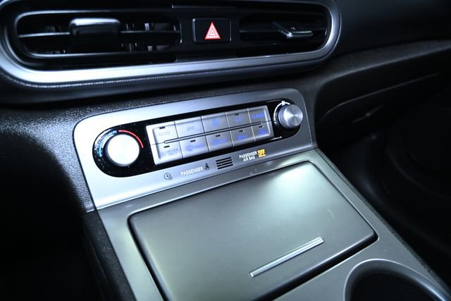 Used 2023 Hyundai Kona SE image 31