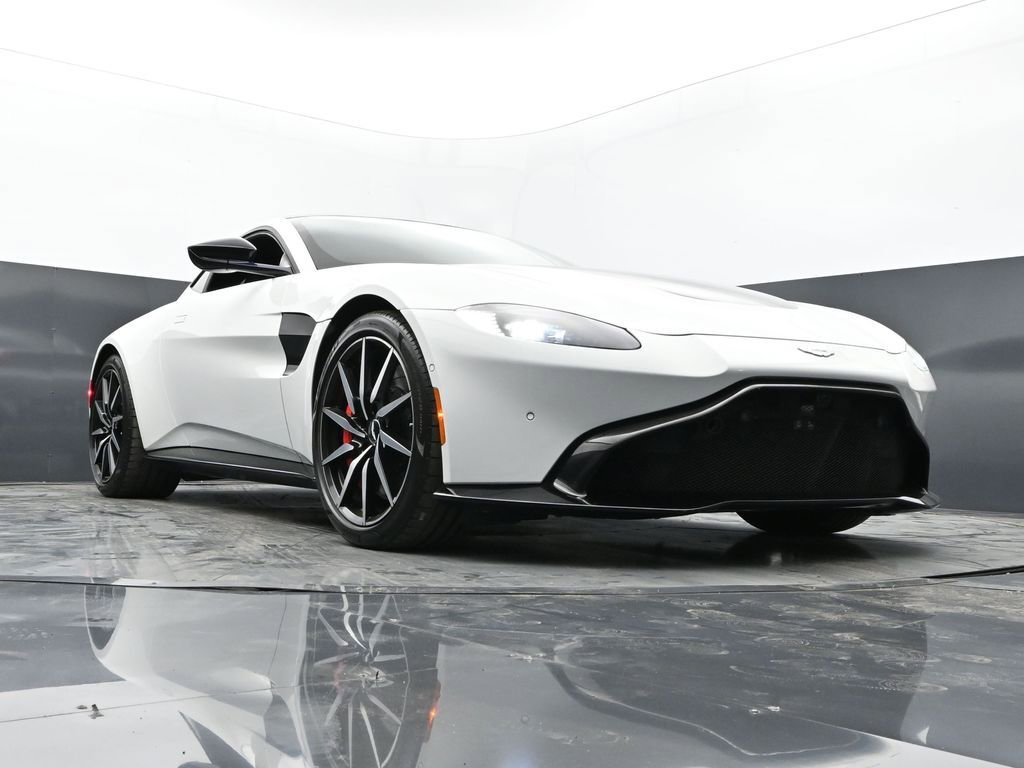 Used 2019 Aston Martin V8 Vantage Coupe image 42