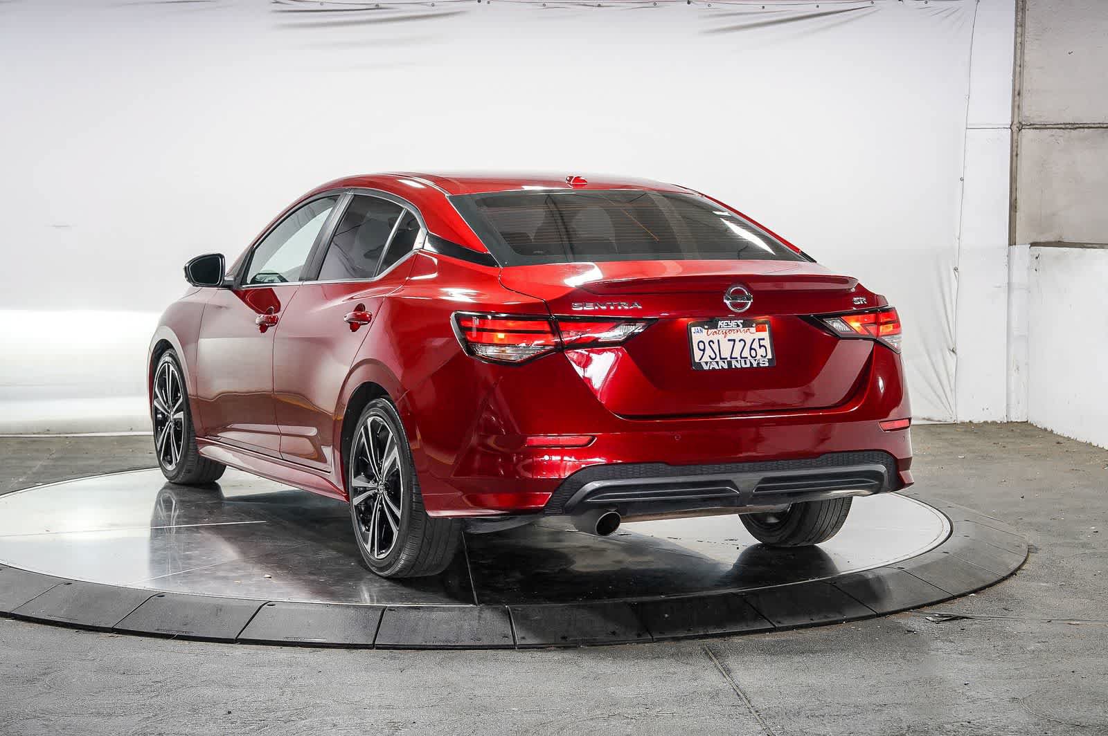 Used 2023 Nissan Sentra SR w/ SR Premium Package FWD image 2
