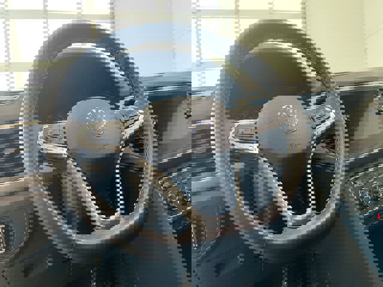 Used 2021 Volkswagen Atlas SE image 14