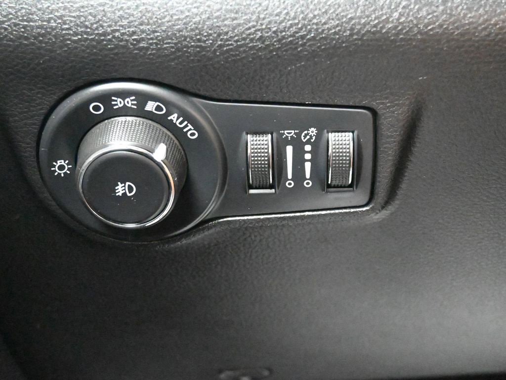 Certified 2022 Jeep Compass Limited image 25