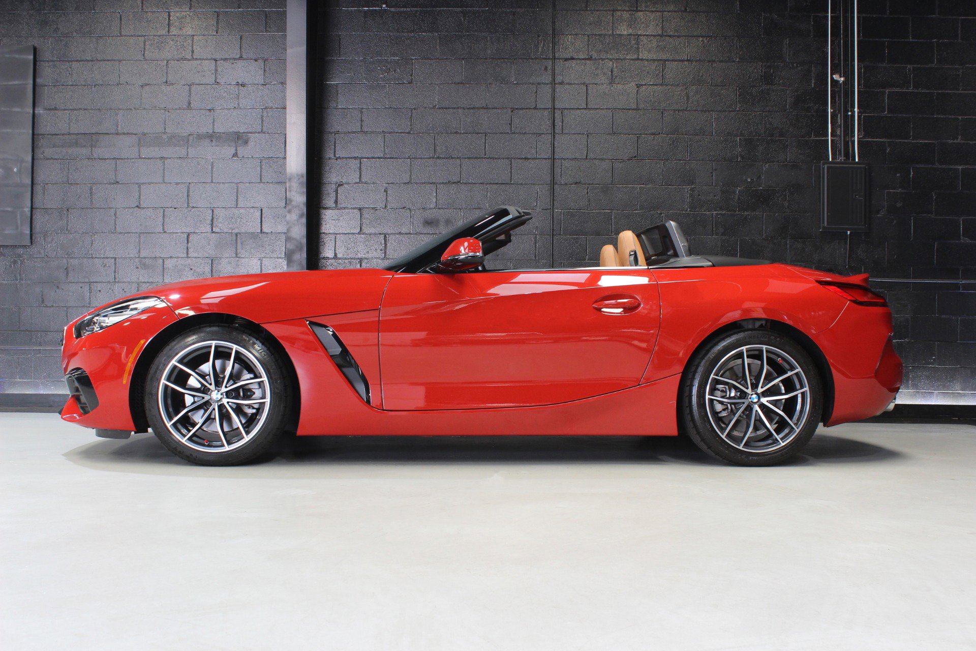 Used 2022 BMW Z4 sDrive30i w/ Driving Assistance Package image 3