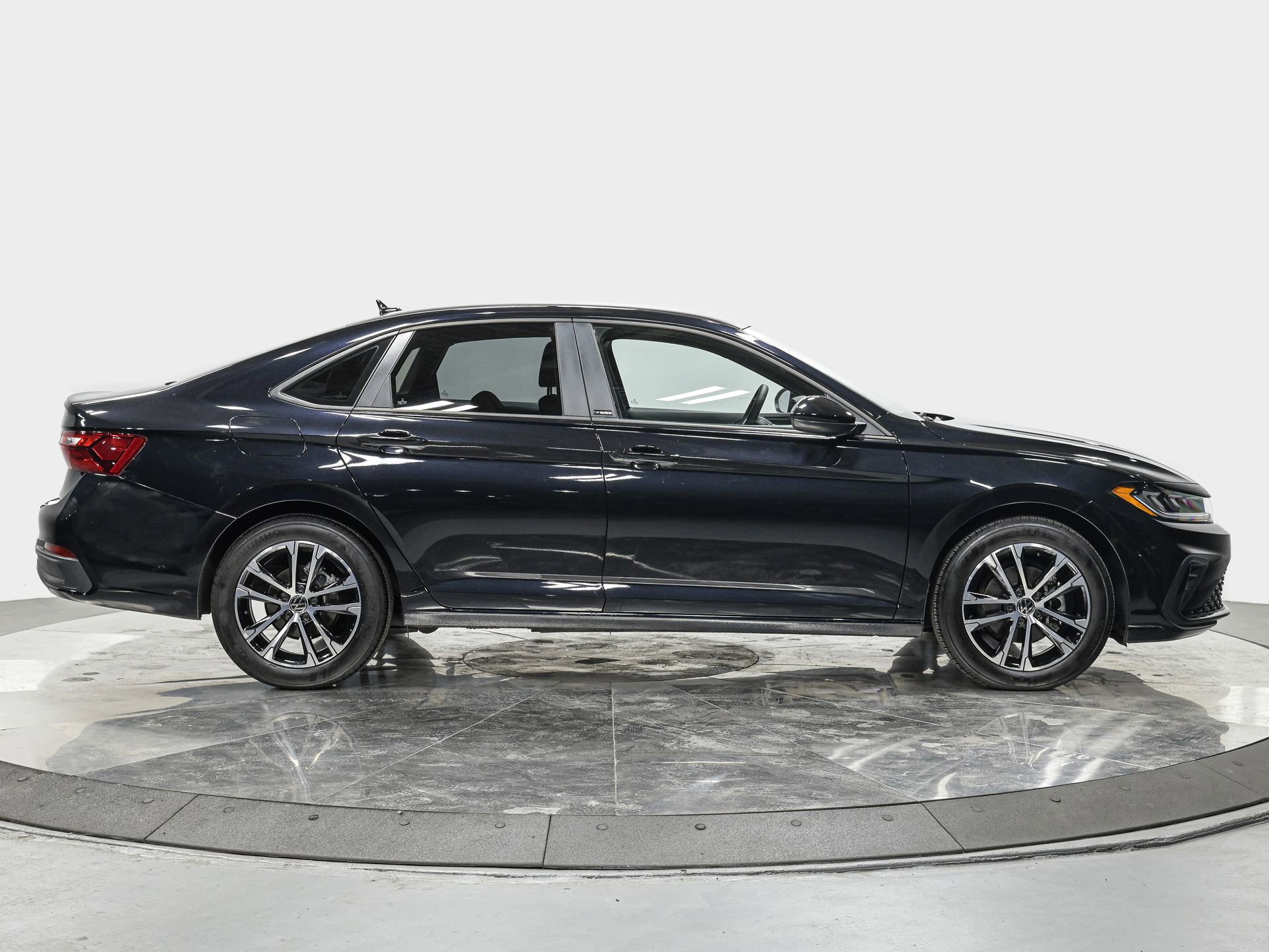 Used 2025 Volkswagen Jetta Sport image 8