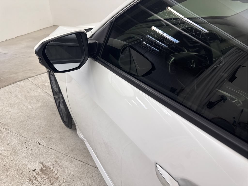 Used 2018 Honda Civic Touring image 17