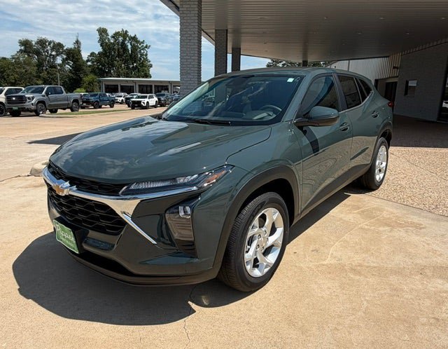 New 2026 Chevrolet Trax LS w/ LS Convenience Package FWD image 5
