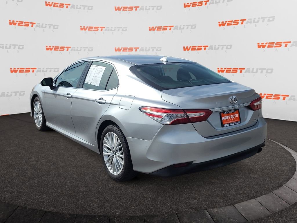 Used 2019 Toyota Camry XLE w/ Carpet Mat Package FWD image 3