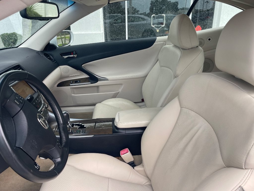 Used 2010 Lexus IS 350C RWD image 3
