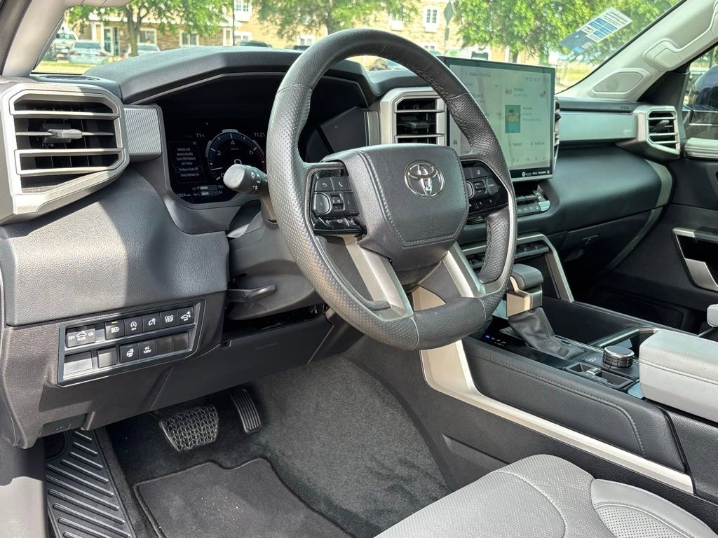 Used 2024 Toyota Tundra Limited AWD/4WD image 11
