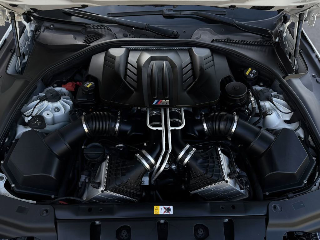 Used 2017 BMW M6 Coupe image 35
