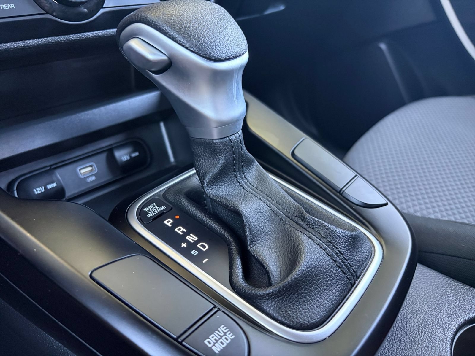 Used 2025 Kia Soul LX w/ LX Technology Package FWD image 39