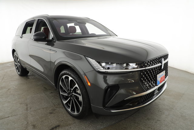 Used 2025 Lincoln Nautilus Black Label image 3