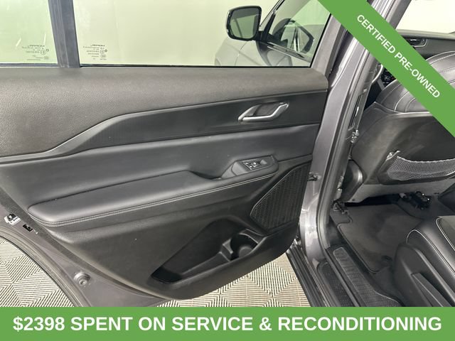 Used 2023 Jeep Grand Cherokee L Laredo AWD/4WD image 12