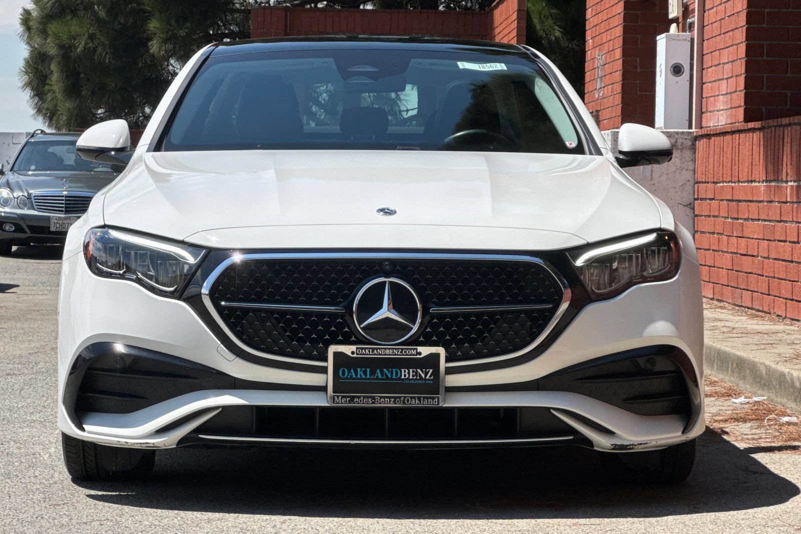 Used 2025 Mercedes-Benz E 350 4MATIC Sedan image 10