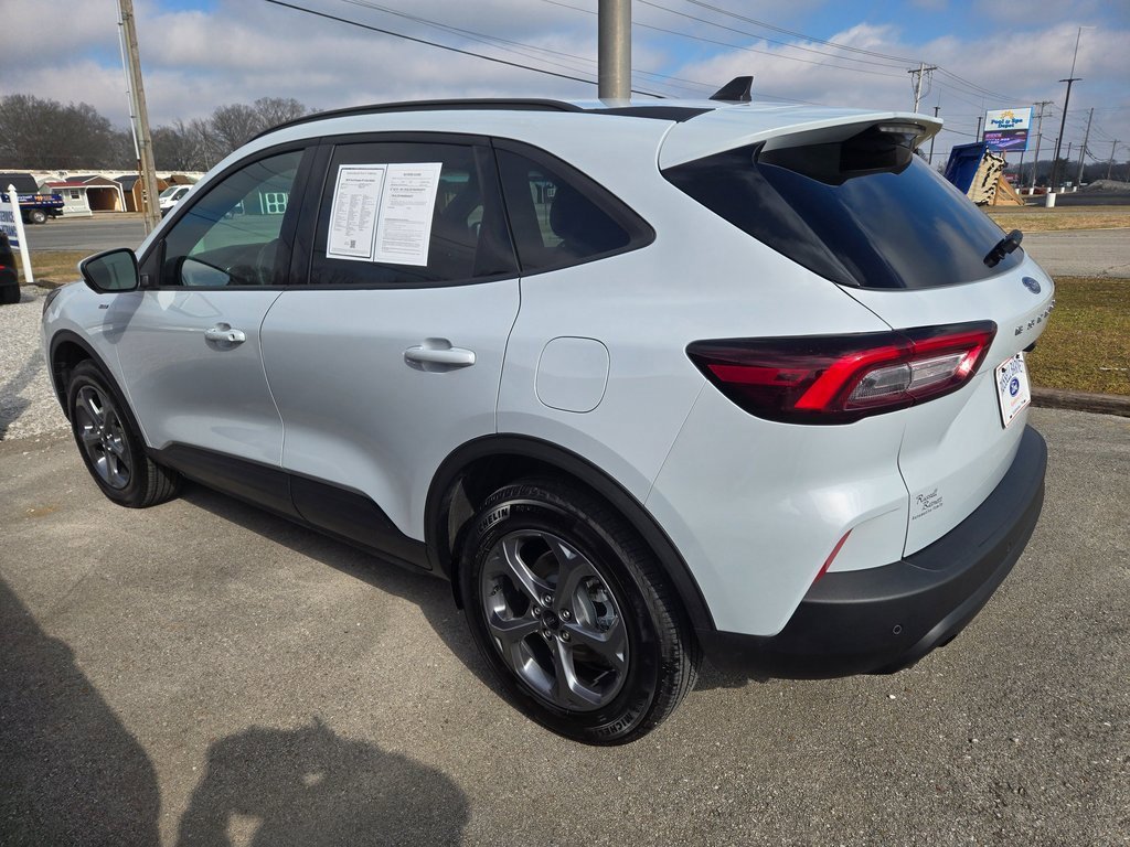 Used 2025 Ford Escape ST-Line Select w/ Tech Pack #2 image 3