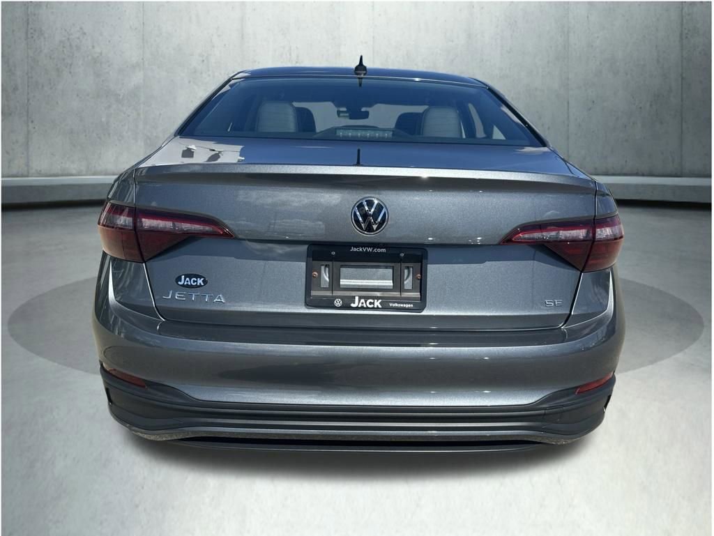 Used 2023 Volkswagen Jetta SE FWD image 4