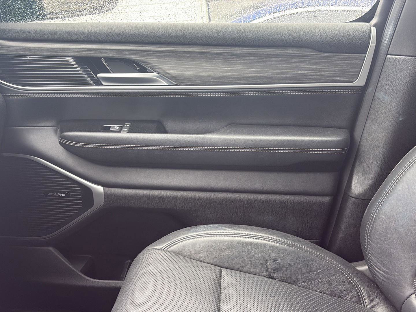 Used 2024 Jeep Wagoneer Series II image 23