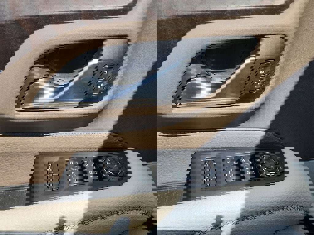 Used 2022 GMC Yukon Denali w/ Advanced Technology Package image 24