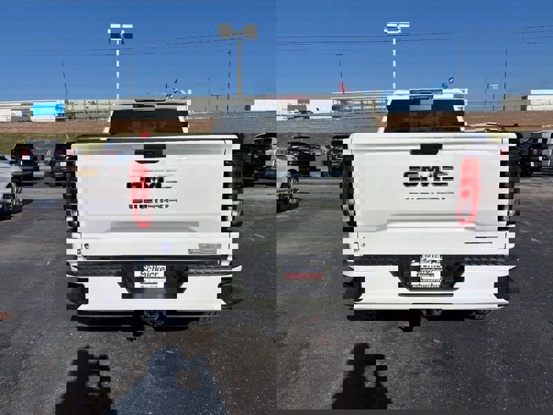 Used 2020 GMC Sierra 1500 Elevation w/ Elevation Value Package image 5