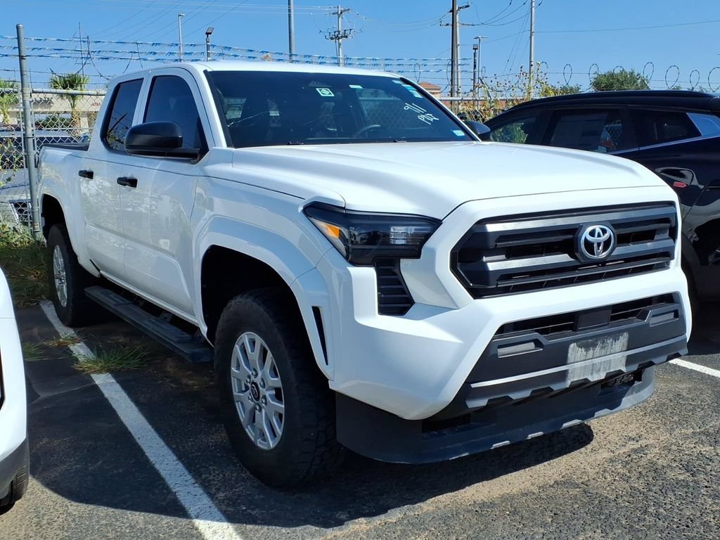 Used 2025 Toyota Tacoma SR AWD/4WD image 1