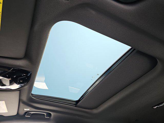 Used 2024 BMW 540i xDrive w/ Convenience Package image 30