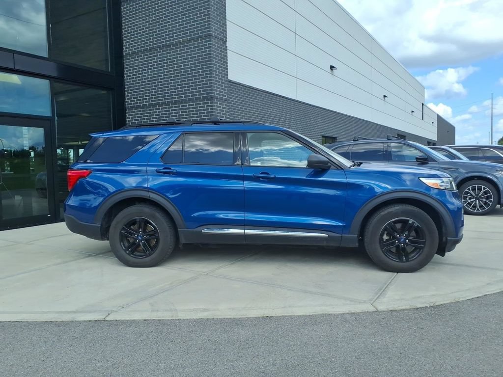 Used 2020 Ford Explorer XLT w/ Equipment Group 202A AWD/4WD image 8