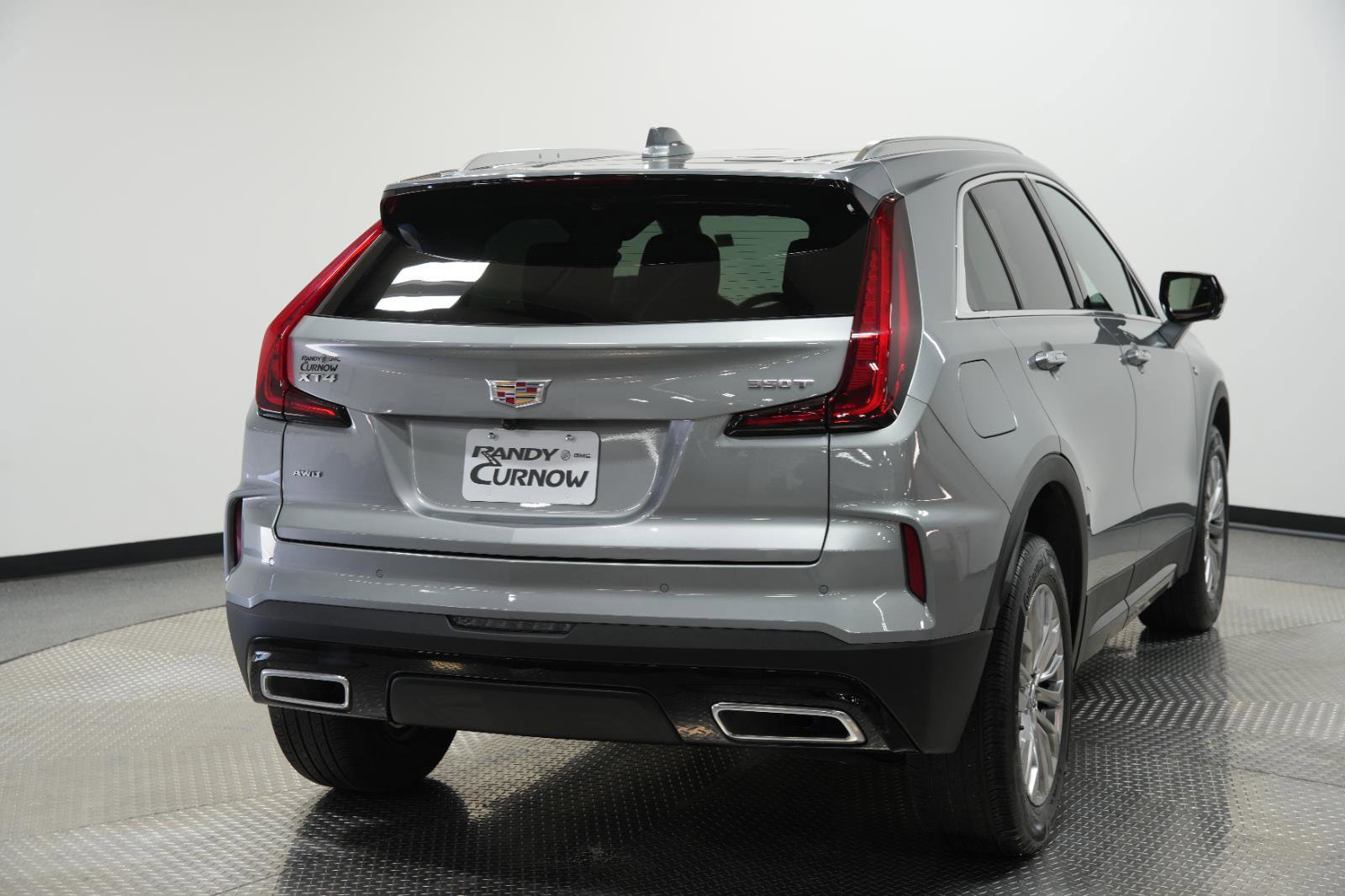 Used 2025 Cadillac XT4 Premium Luxury image 8