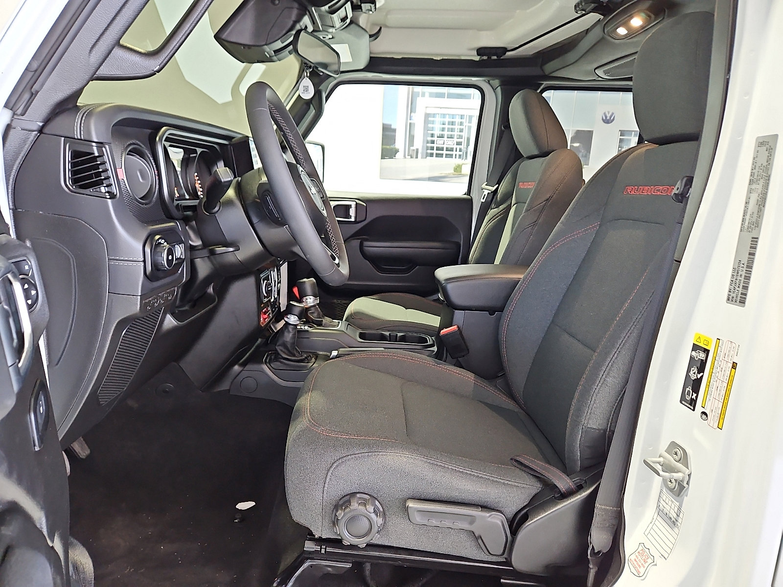 Used 2025 Jeep Wrangler Unlimited Rubicon AWD/4WD image 8