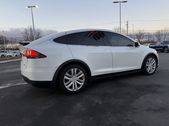 Used 2016 Tesla Model X P90D image 7
