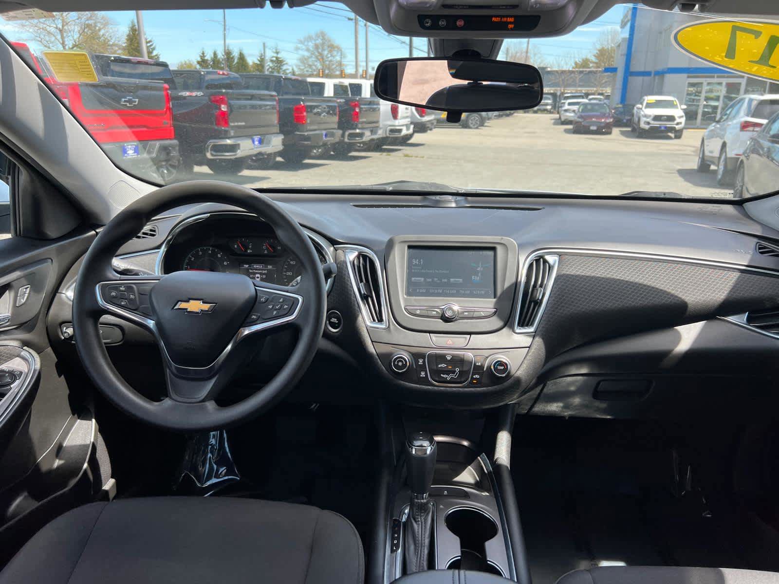 Certified 2017 Chevrolet Malibu LT FWD image 34