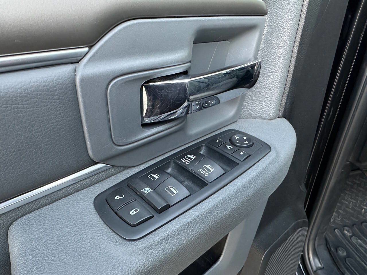 Used 2016 RAM 2500 Big Horn w/ Black Appearance Group image 22