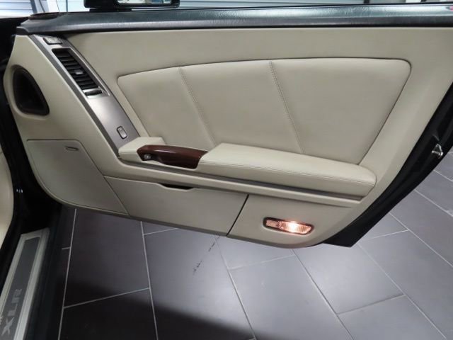 Used 2006 Cadillac XLR image 11